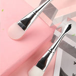 Brosse à poils doux et masque en silicone